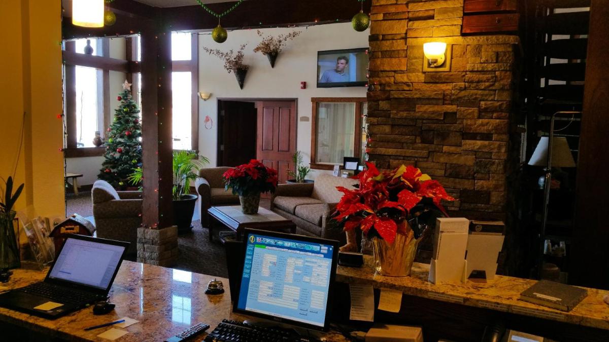 A Riverside Inn Travelodge by Wyndham - Housity