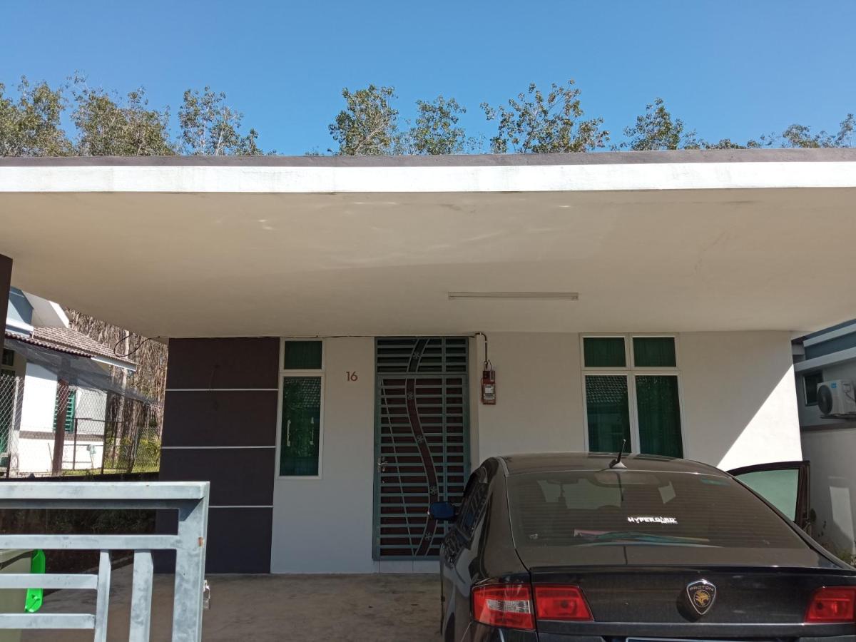 Suitetrails - Homestay Semanis Honeydew Pekan Sik