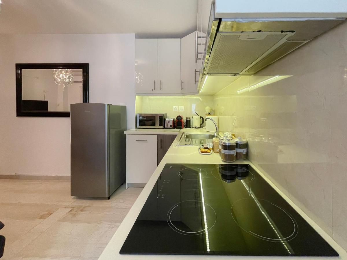 Key Biscayne Charming 50sqm Apt In Paleo Faliro - Housity