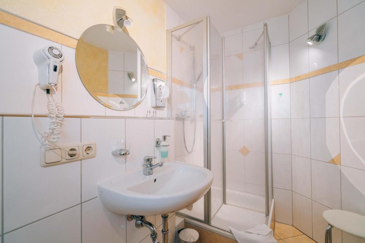 Hotel Abenstal - Housity