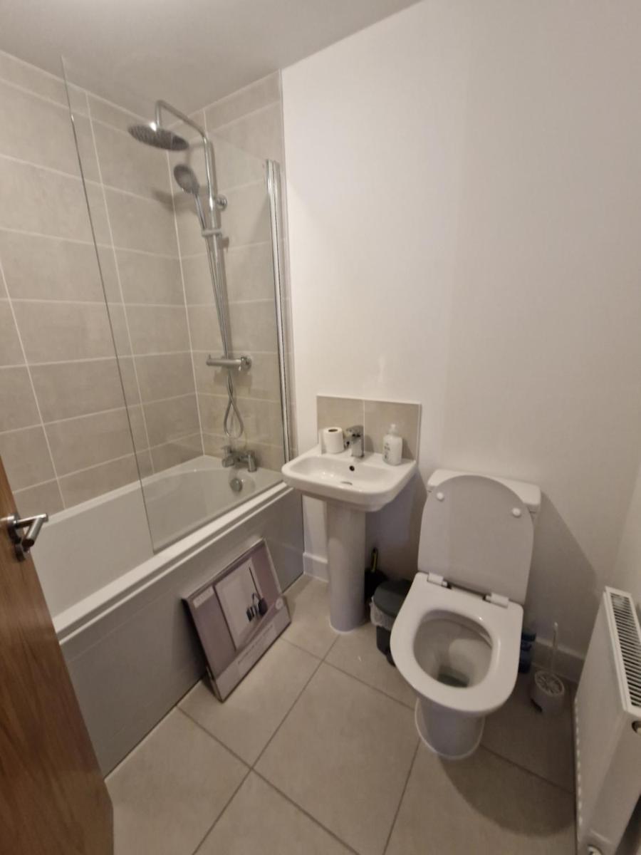 7 Burnby Close,Leeds,LS14 1GA - Housity