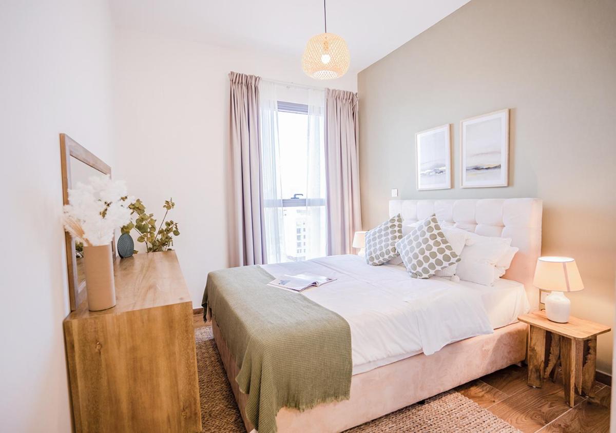 AYA Boutique - Rustic 1BR Apartment with Urban Views in Abu Dhabi - Housity