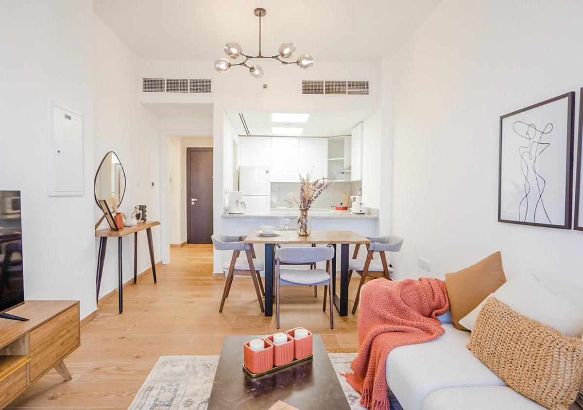 AYA Boutique - Rustic 1BR Apartment with Urban Views in Abu Dhabi - Housity