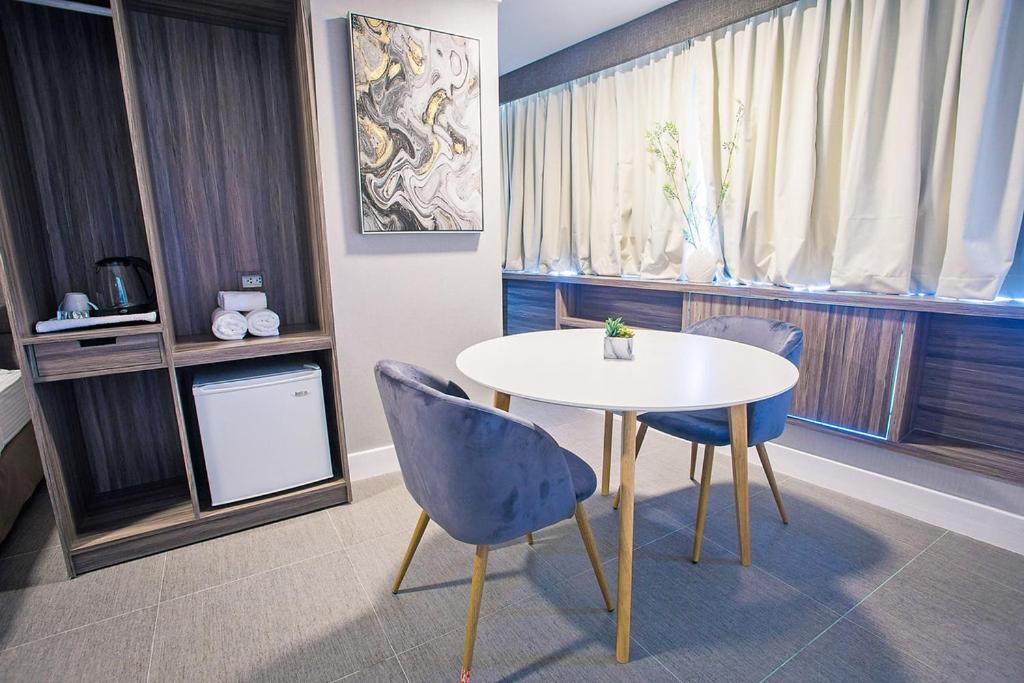 Anika Suites - Housity