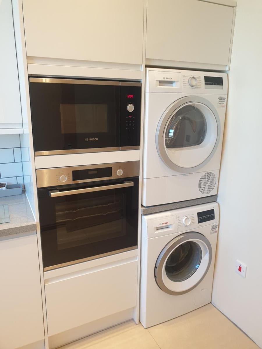 London Luxury Spacious 2 Bedroom Apartment 4 mins from Ilford Stn. FREE parking - Housity