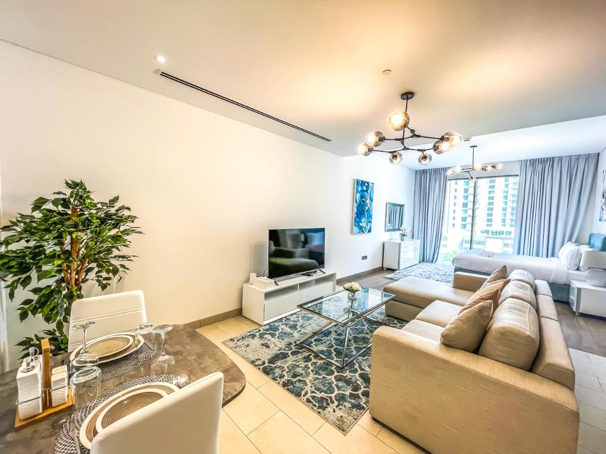 STAY BY LATINEM Luxury Studio Holiday Home G2-2507 near Burj Khalifa - Housity