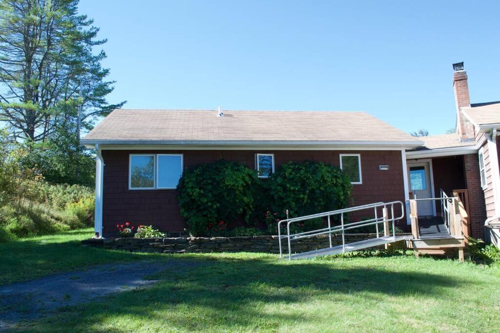 Spacious country retreat close to town and nature, Sylvana Farm VT - Housity