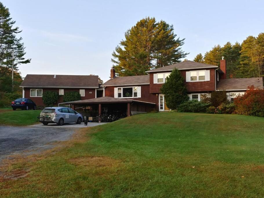 Spacious country retreat close to town and nature, Sylvana Farm VT - Housity