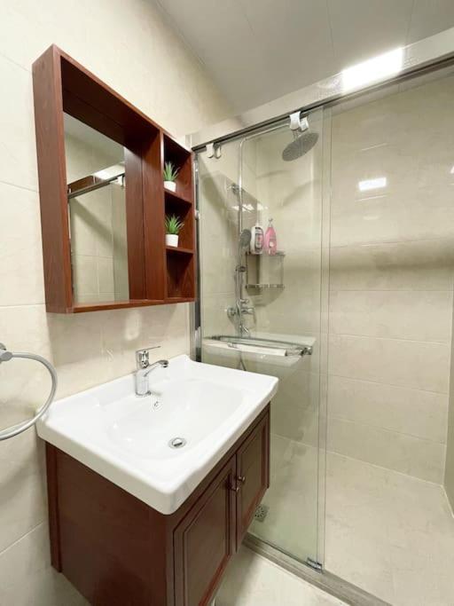 Suitetrails - Ikea inspired studio unit-walking distance