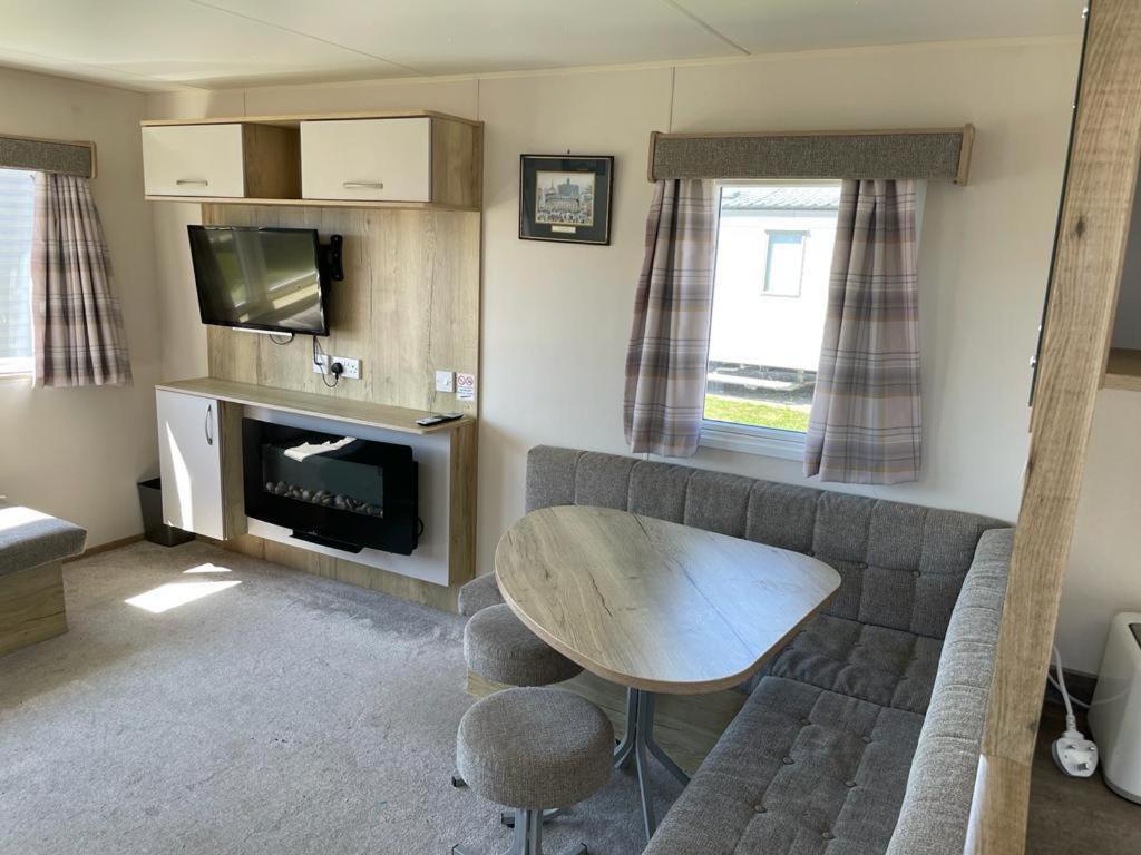 8 berth caravan with decking at Haven Golden Sands Caravan Park ref 63037I - Housity