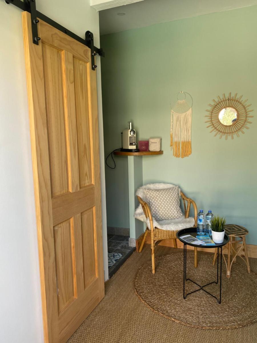 Adorable chambre vue sur piscine - Housity