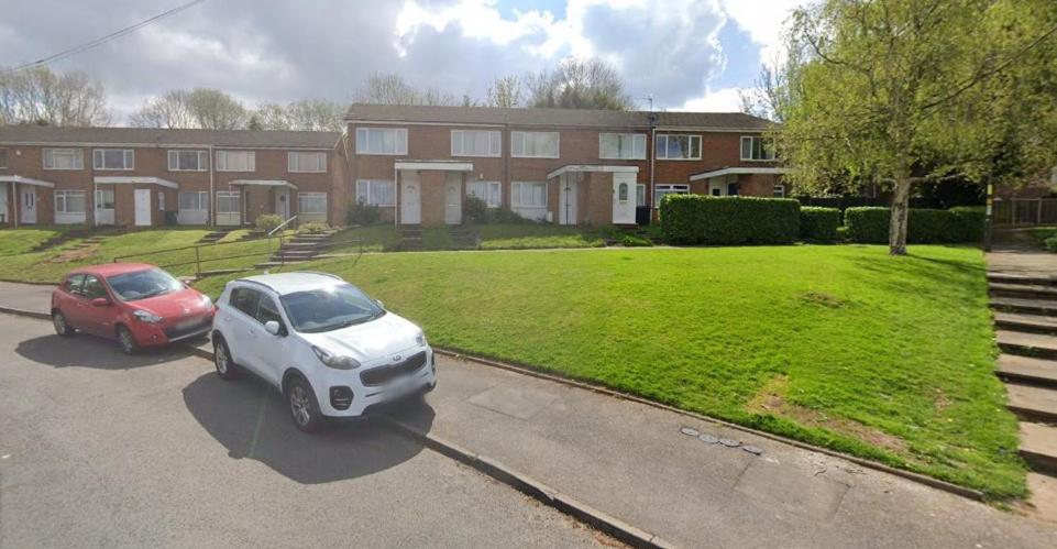 The Hillside Apartment - King's Norton Birmingham - Housity