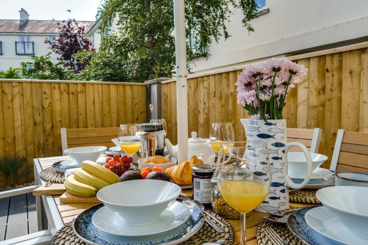 Charming Sea Haven House, Close to the Marina - Housity