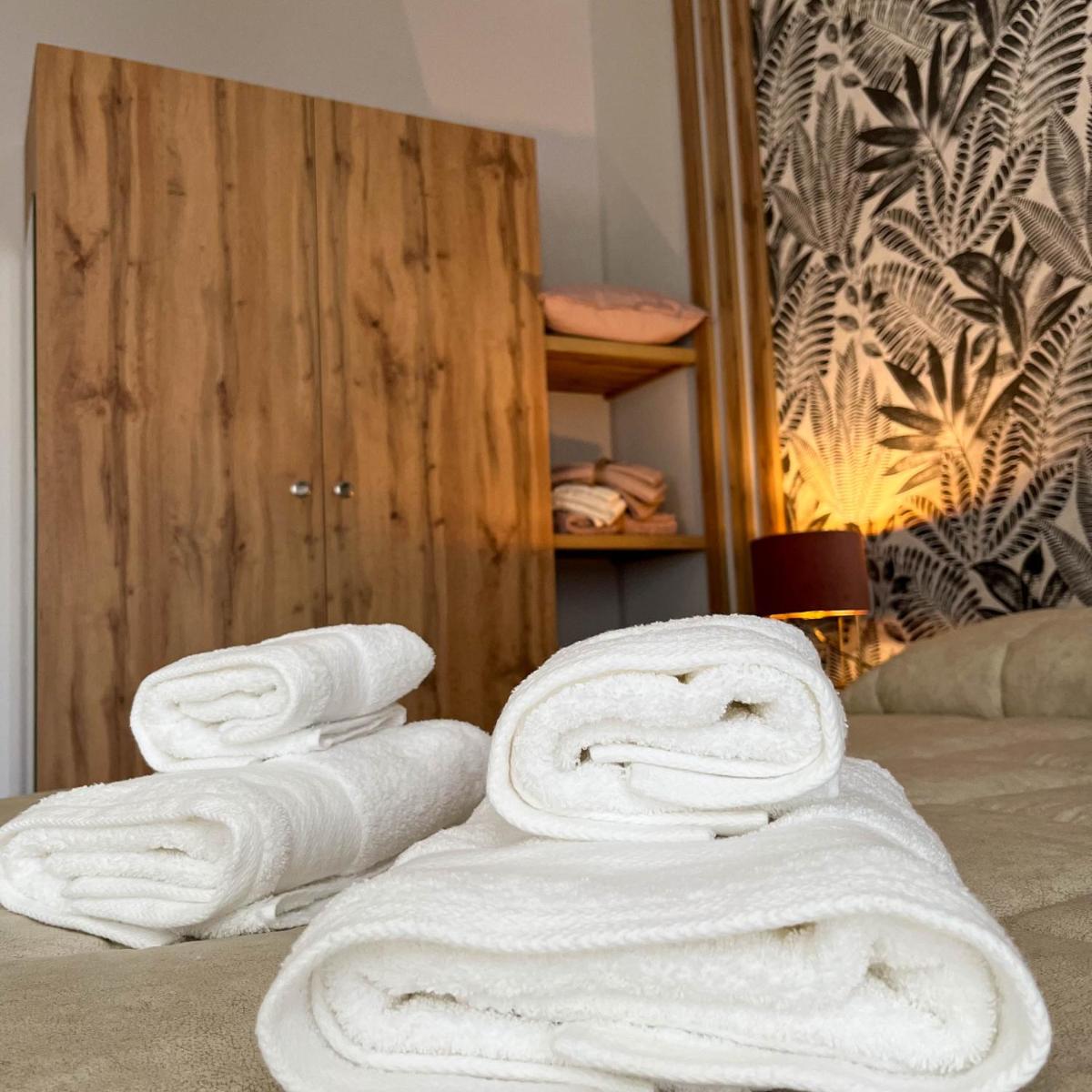 Halicyae Bed and Breakfast - Housity