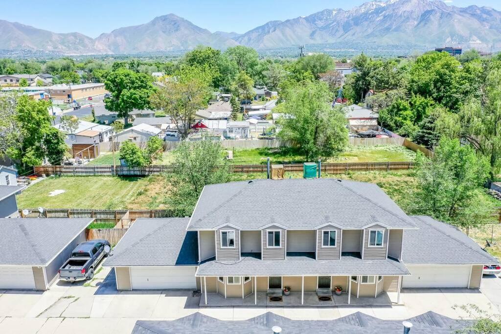 Renovated 3br/2.5ba Pied-à-Terre in Millcreek.. - Housity
