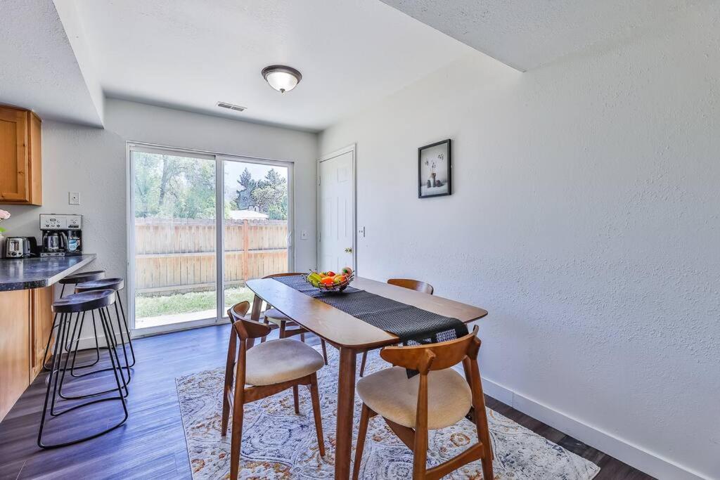 Renovated 3br/2.5ba Pied-à-Terre in Millcreek.. - Housity
