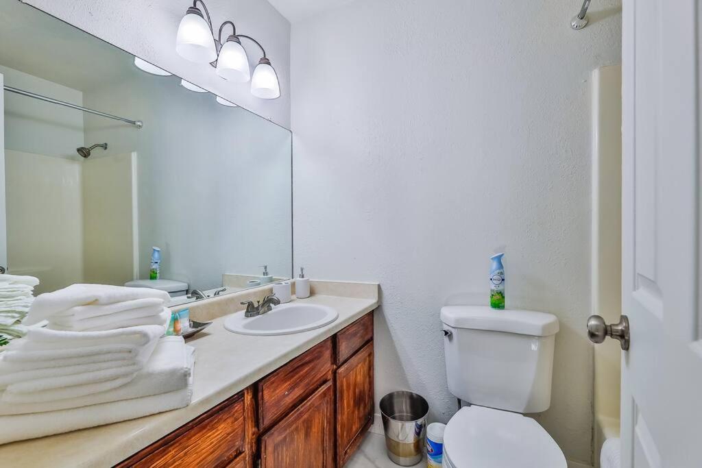Renovated 3br/2.5ba Pied-à-Terre in Millcreek.. - Housity
