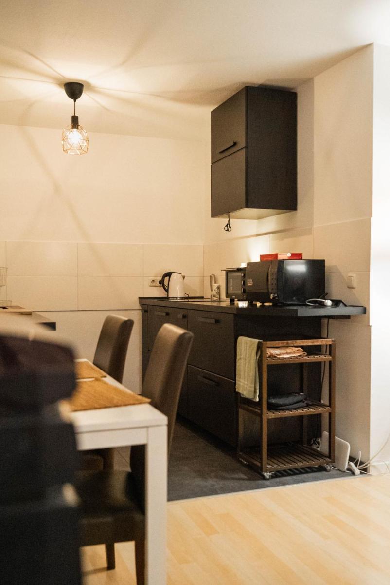 Ruhiges Apartment mit großem Balkon und Stellplatz - Hizvo