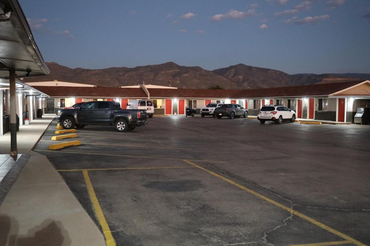 Budget Inn - Housity