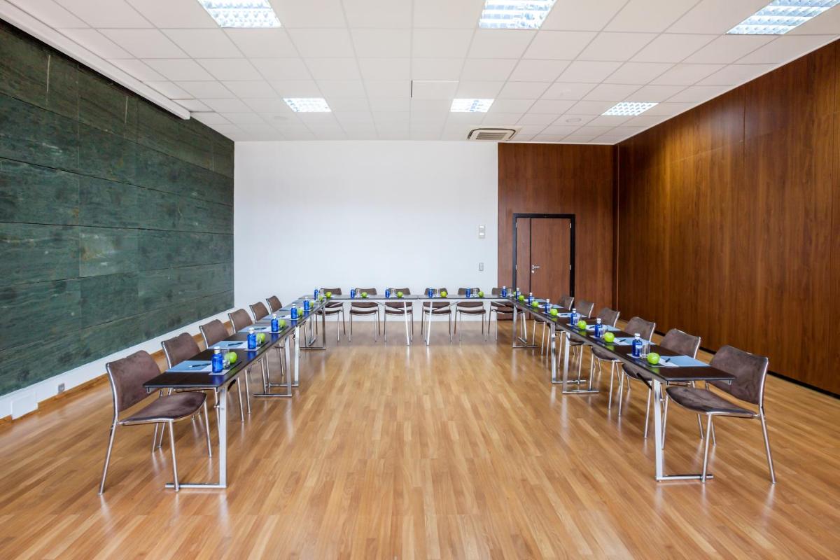 Zona business o sala de conferencias en Occidental Aranjuez