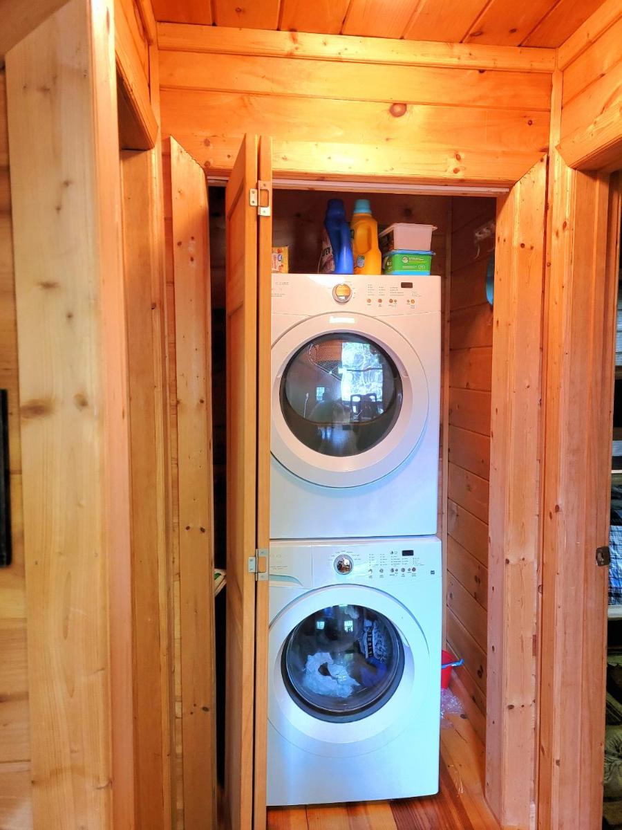 LUXURY CABIN WITH WATERVIEW AND PRIVACY, hiking - Housity