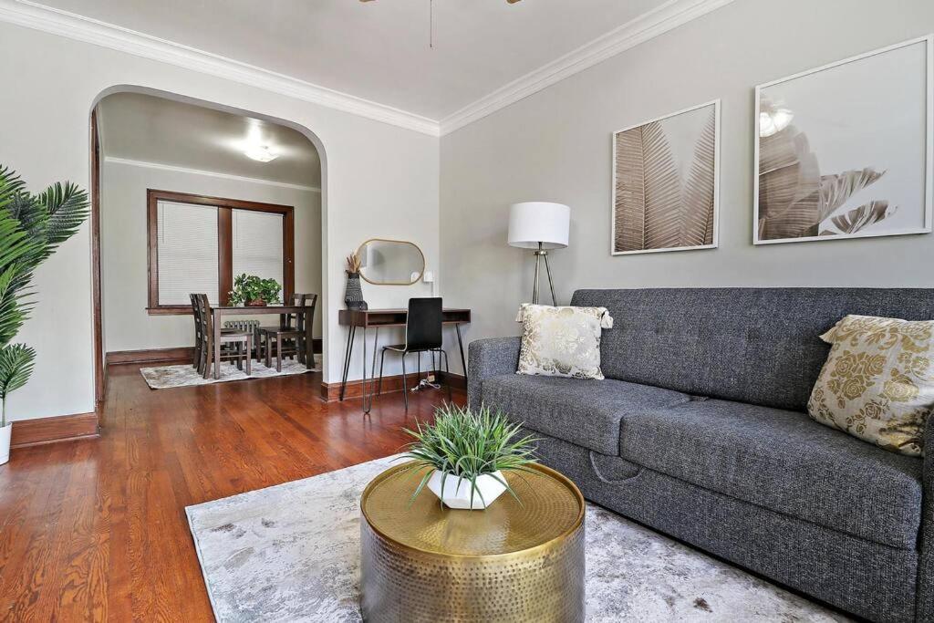 Contemporary 1BR Apartment with Wi-Fi! - Lockwood 1 & 2 - Housity