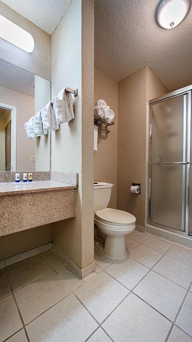 Baymont by Wyndham Helen - Housity