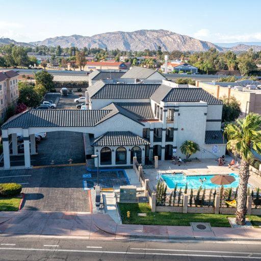 MainStay Suites - Housity