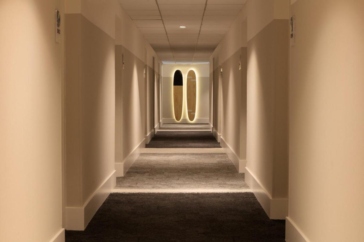 Kimpton Surfcomber Hotel, an IHG Hotel - Housity