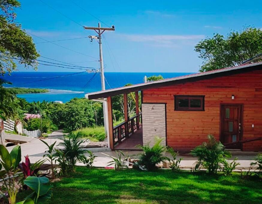 Spacious Bungalow With Stunning Ocean Views - Housity