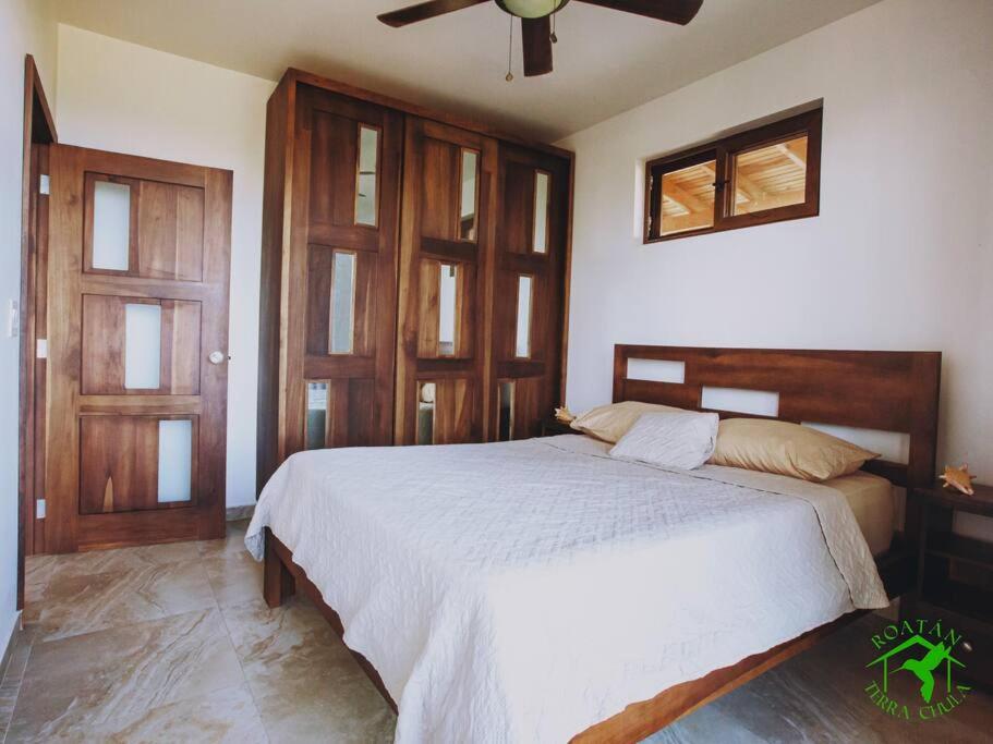 Spacious Bungalow With Stunning Ocean Views - Housity
