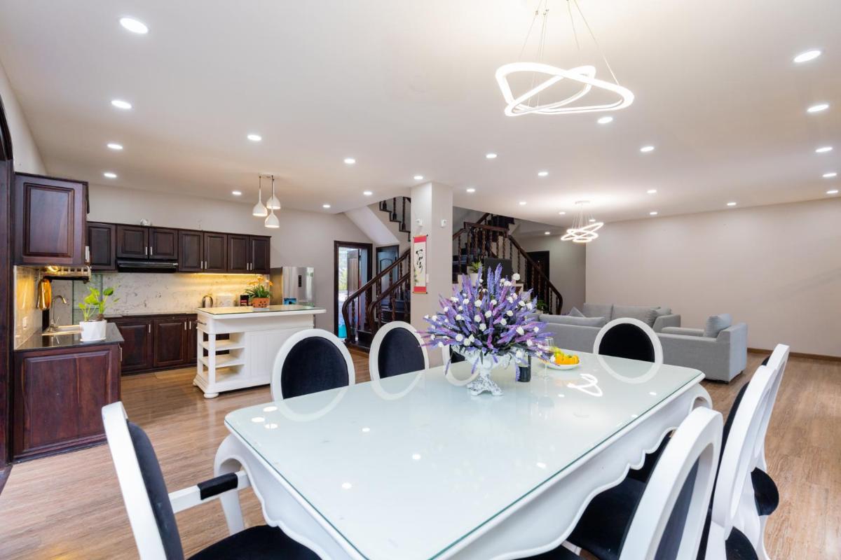 Palm Villa Đà Lạt 9 - Luxury Villa in Resort Nam Hồ - Housity