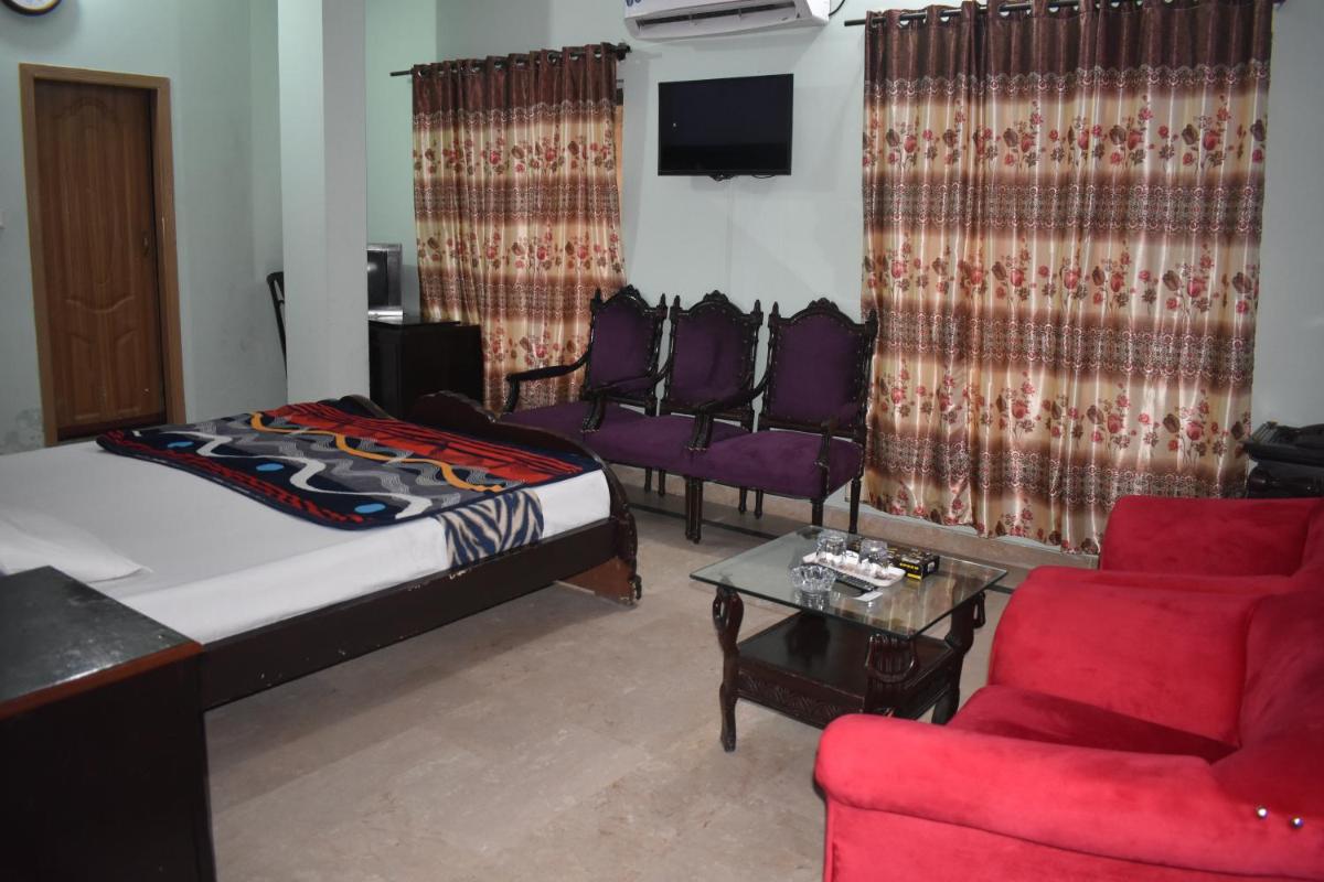 Hotel The Oriel Islamabad - Housity