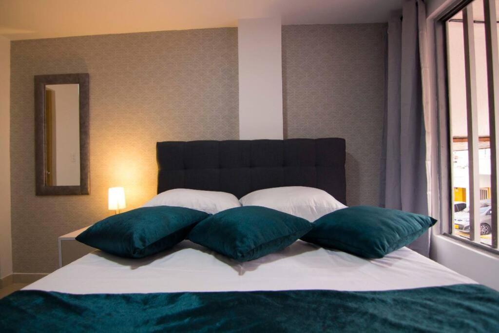 Hermoso loft, cerca al aeropuerto. - Housity