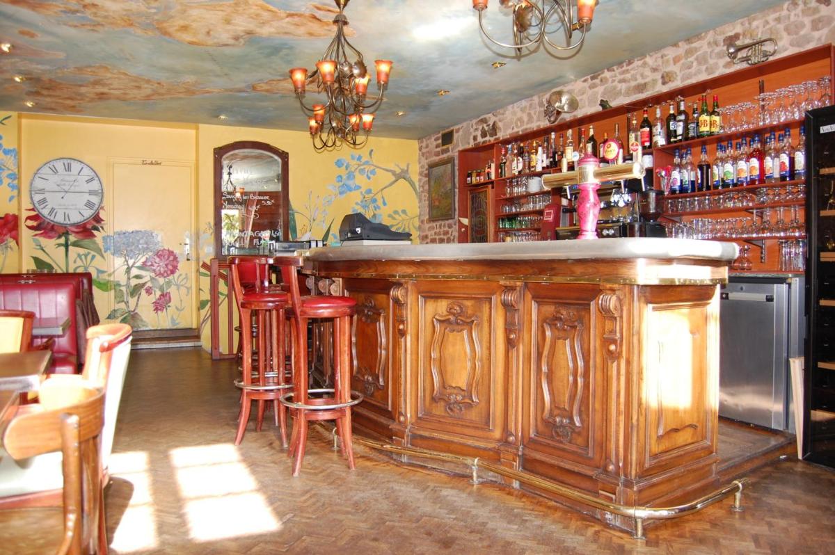 Hôtel Restaurant La Belle Epoque - Housity