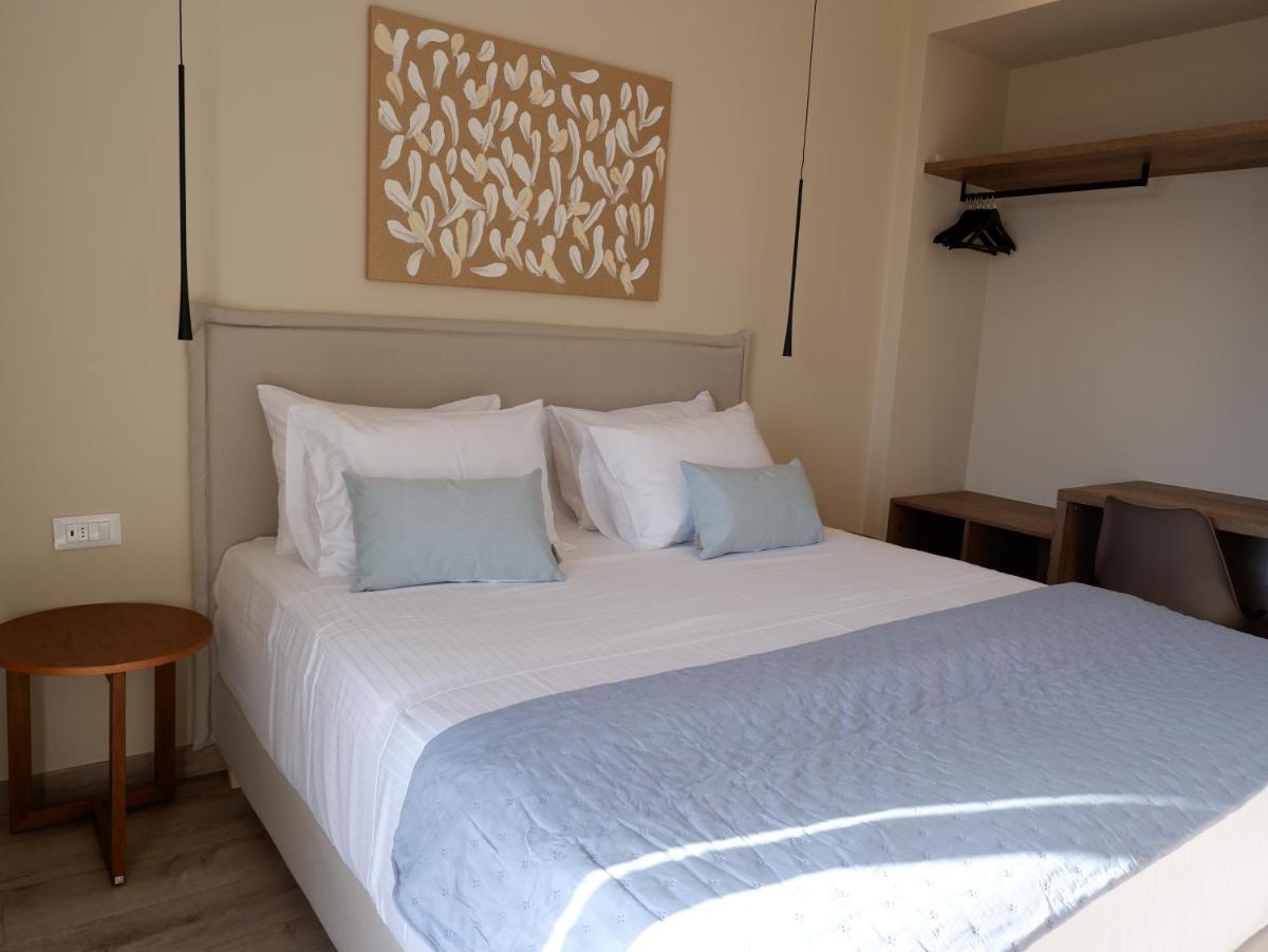 Kaiser Luxury Suites - Housity