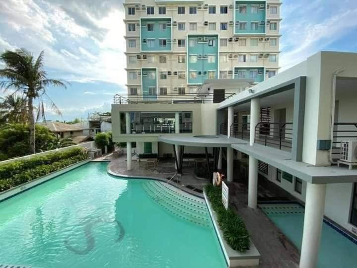 Suitetrails - Cozy and Modern Staycation w/ 2 Bedrooms-One Spatial Condominium Iloilo
