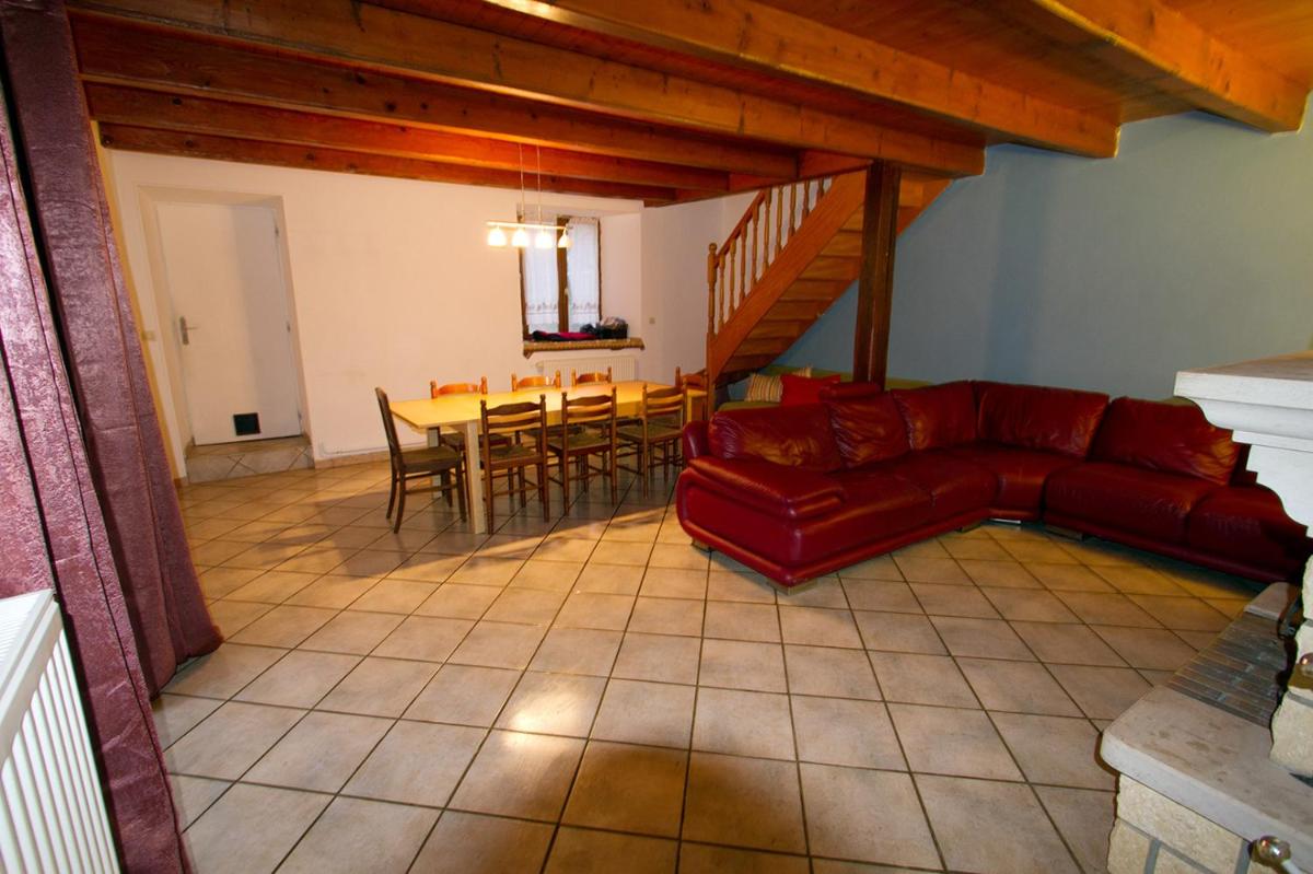 Le Bourdon bleu à Celles en Bassigny - Housity