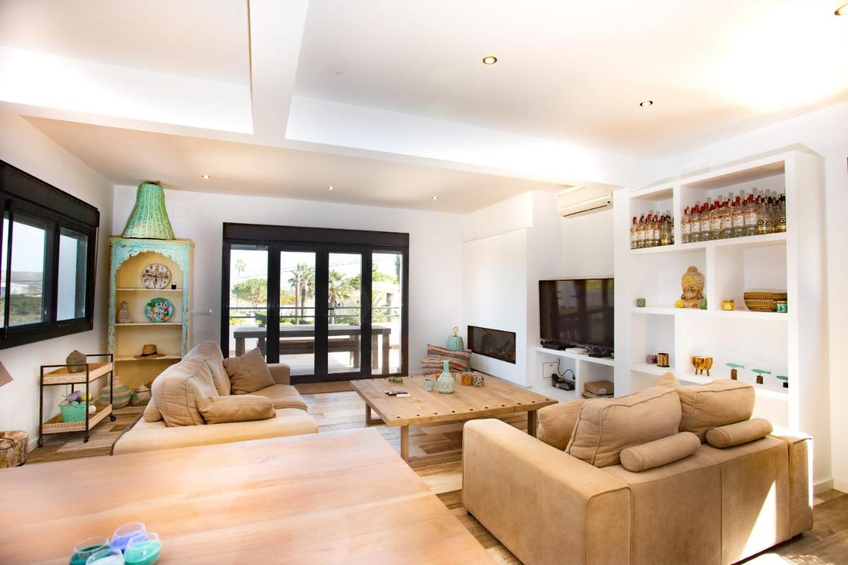 Ibiza style villa Javea walking distance beach - Housity