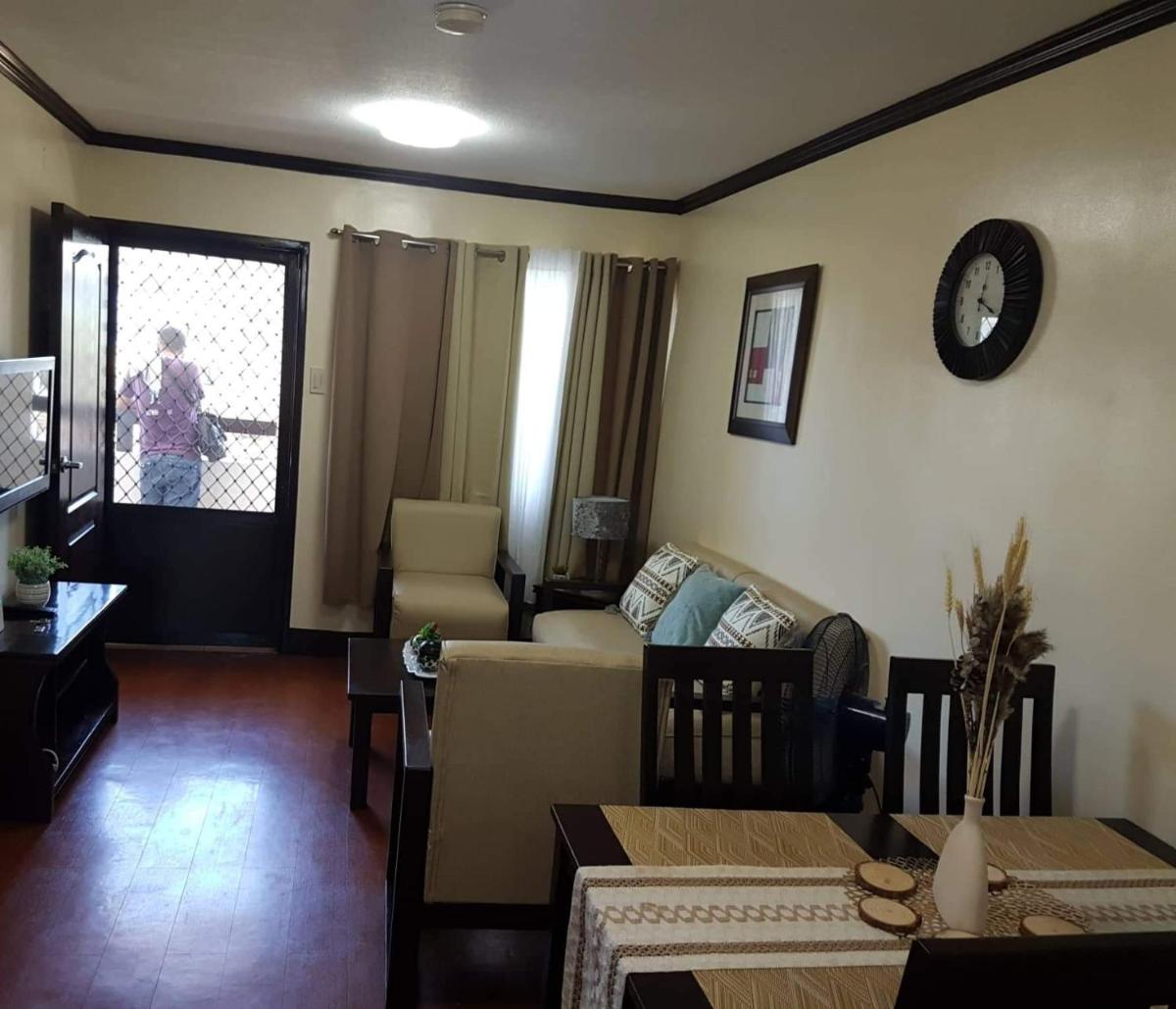 Suitetrails - One Oasis 2BR Apartment with Pool Access Beside SM Mall