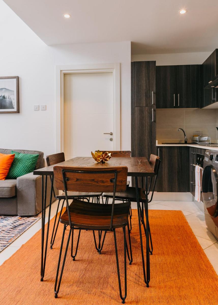 The Avery, 2 Bed Duplex Apartment at Embassy Gardens - Housity