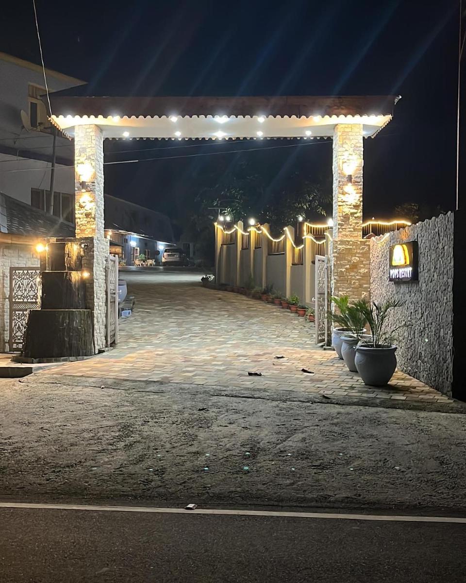 Pops Resort - Housity