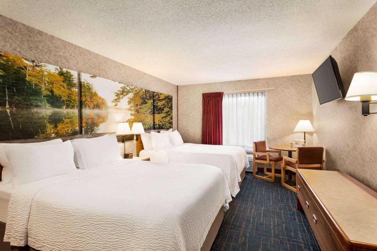 Days Inn by Wyndham Hurley - Housity