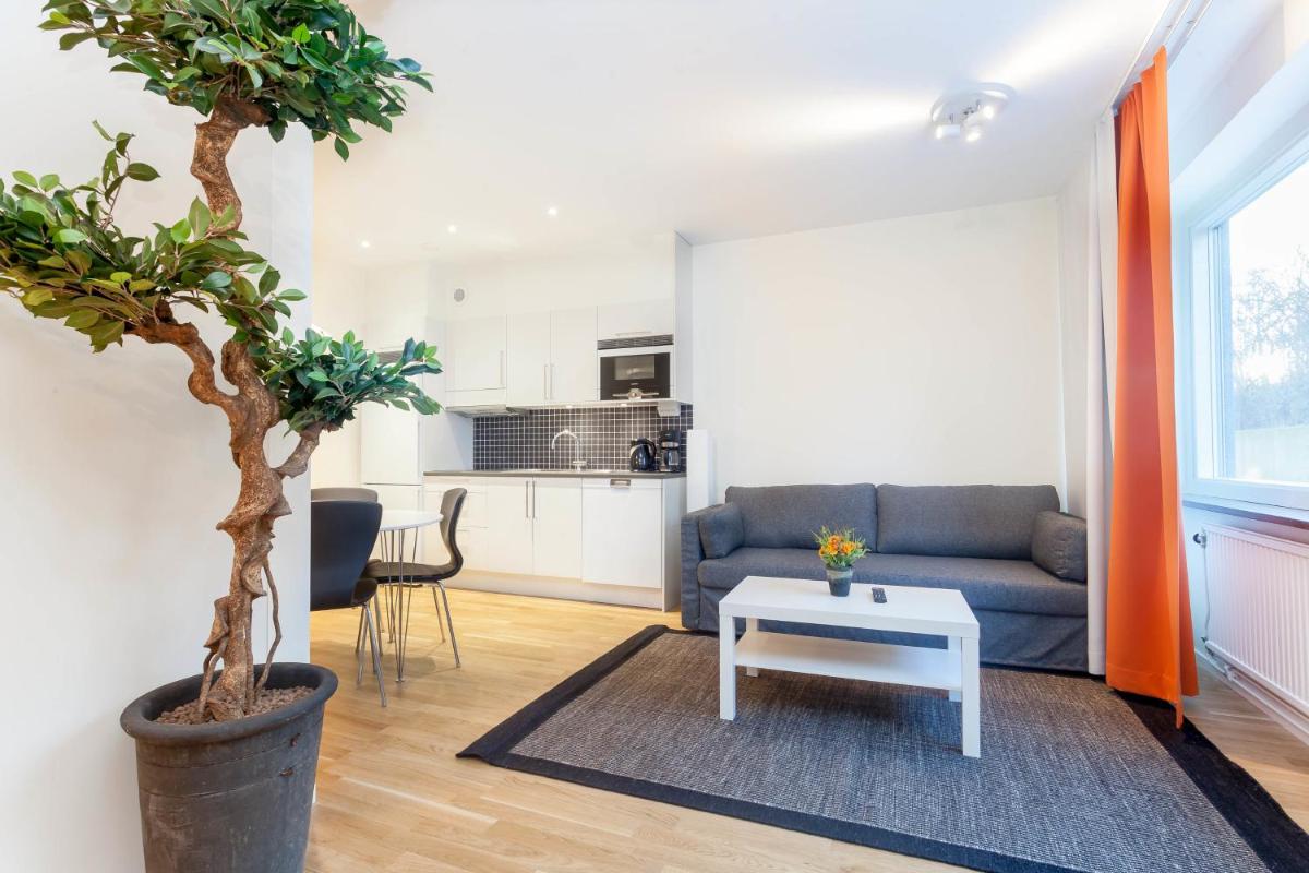 ApartDirect Solna - Housity