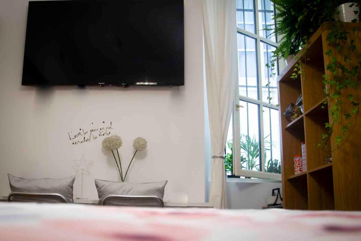FRED'S HOME GUEST ROOM, VieuxPort, Climatisé, Friendly - Housity