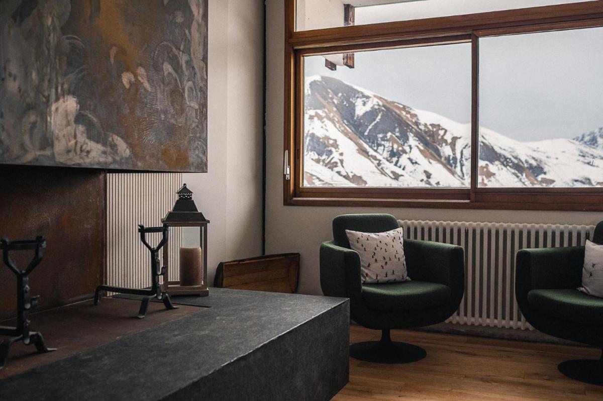 Vue générale sur la montagne ou vue sur la montagne depuis l'hôtel