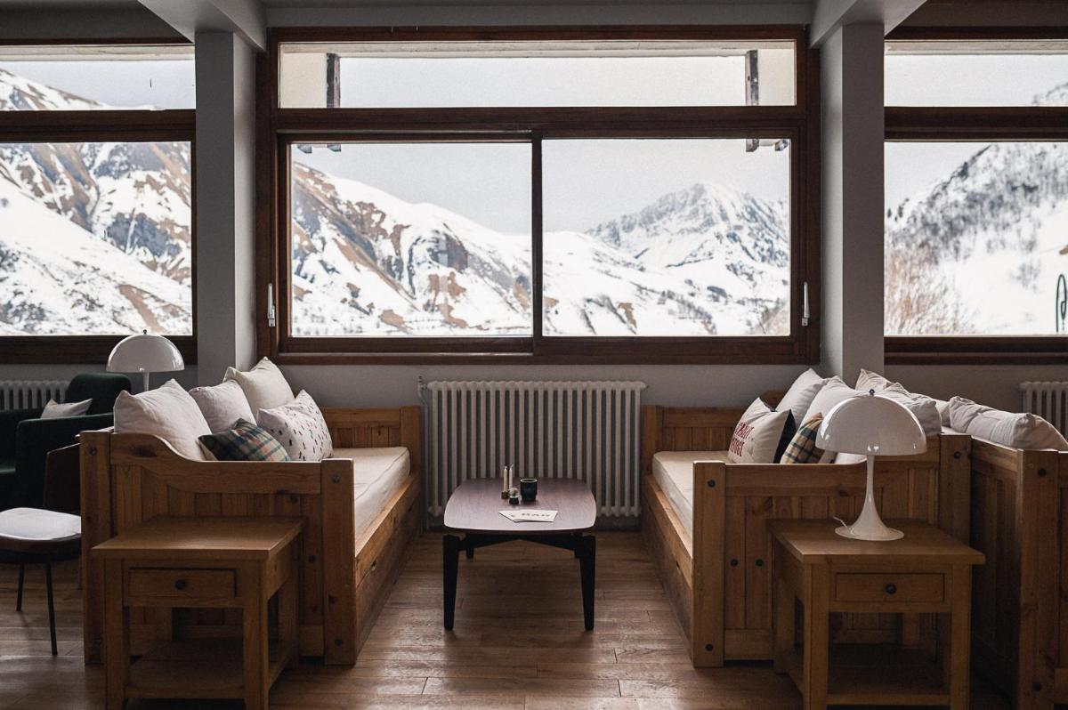 Coin salon dans l'établissement Les Cèdres - Hôtel - Restaurants - Spa