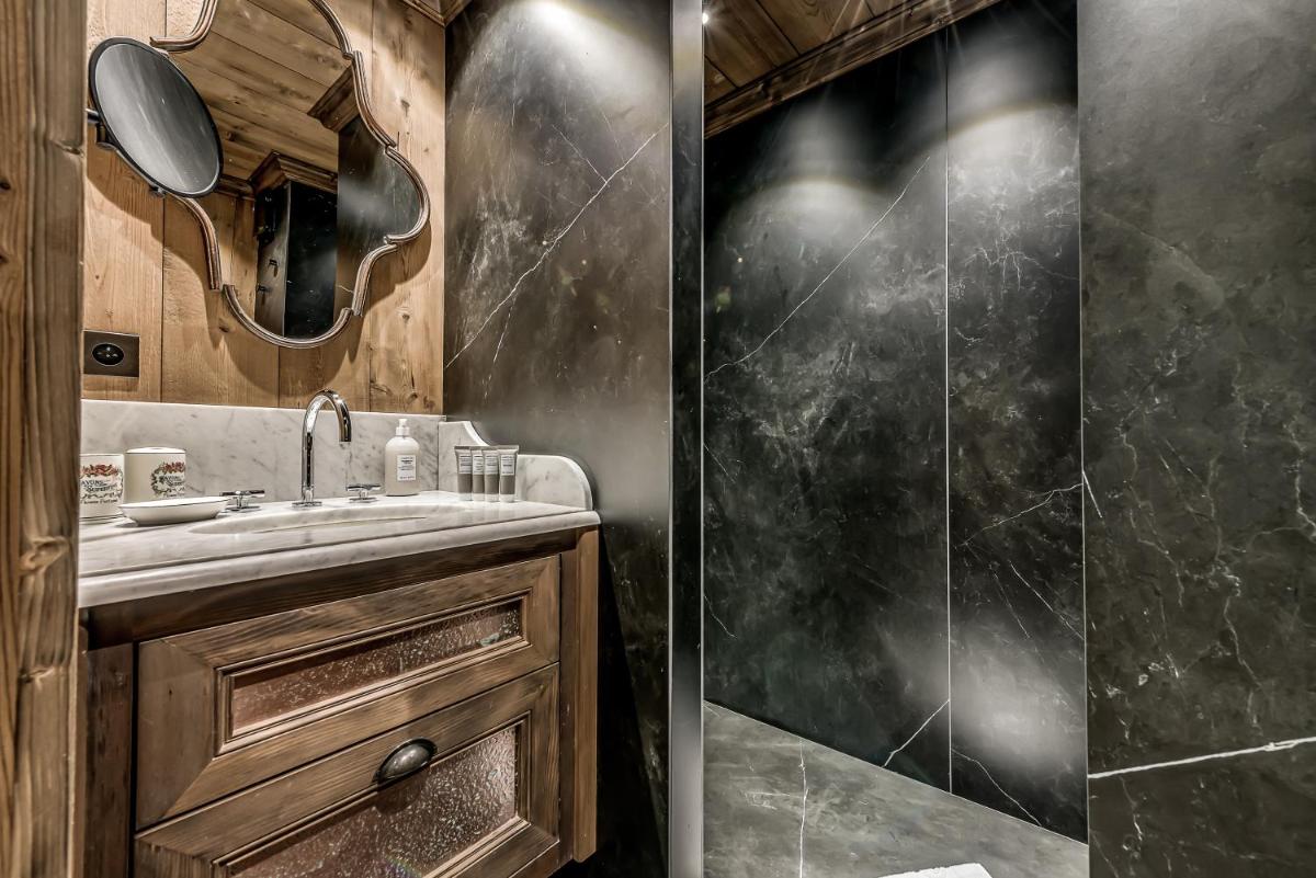 Salle de bains dans l'établissement Hotel & Spa Le Val d'Isère