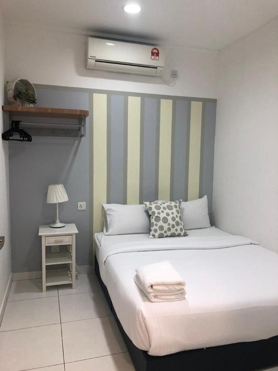09-Mount Austin Akademike Suite Apartment 2bedroom for 6pax - Housity