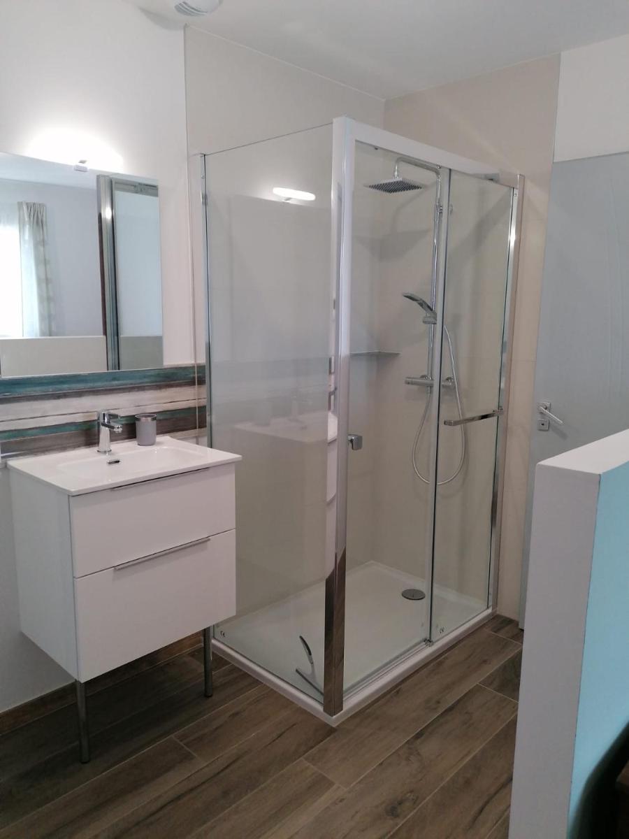 Suitetrails - Chambre vue lac av piscine